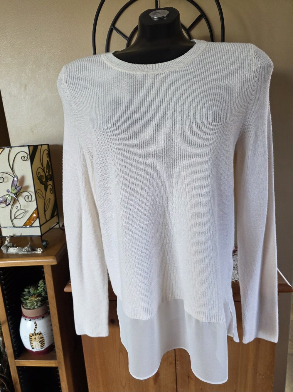 Banana Republic Lightweight Ivory Knit Sweater with Chiffon Hem Size L